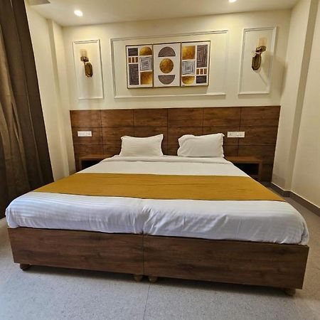 Hotel Nirvana Bliss, Behind Parmarth Niketan Rishikesh Exterior photo