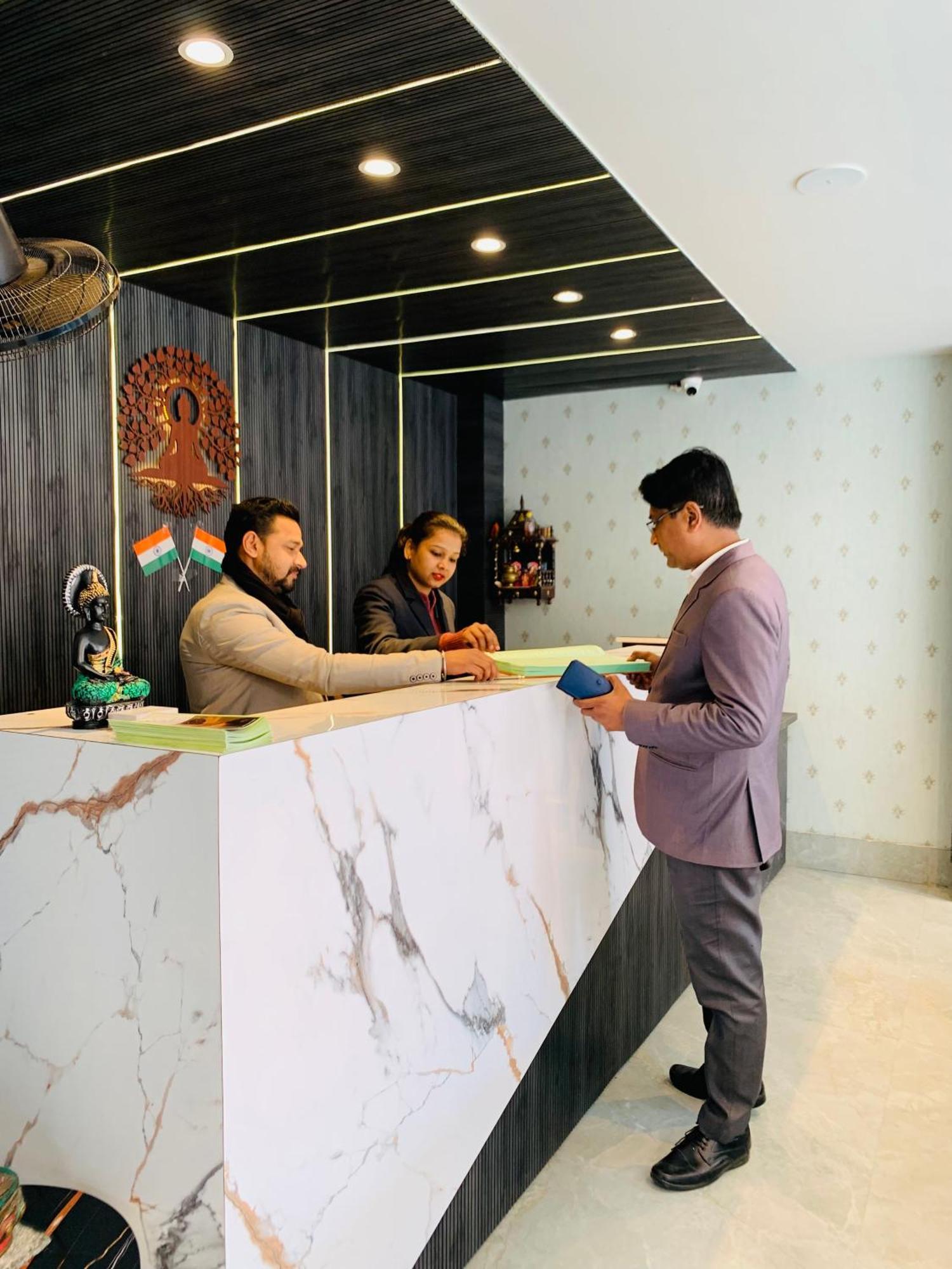 Hotel Nirvana Bliss, Behind Parmarth Niketan Rishikesh Exterior photo