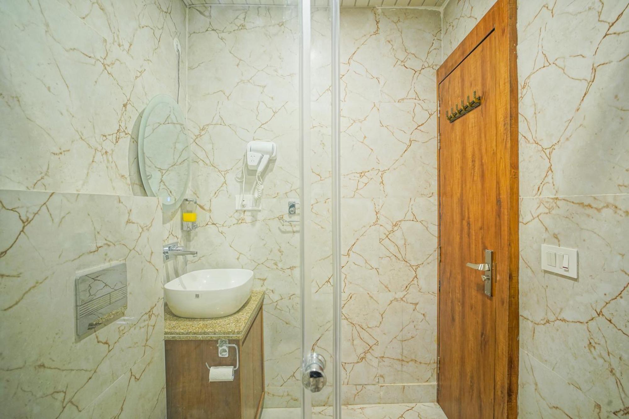 Hotel Nirvana Bliss, Behind Parmarth Niketan Rishikesh Exterior photo