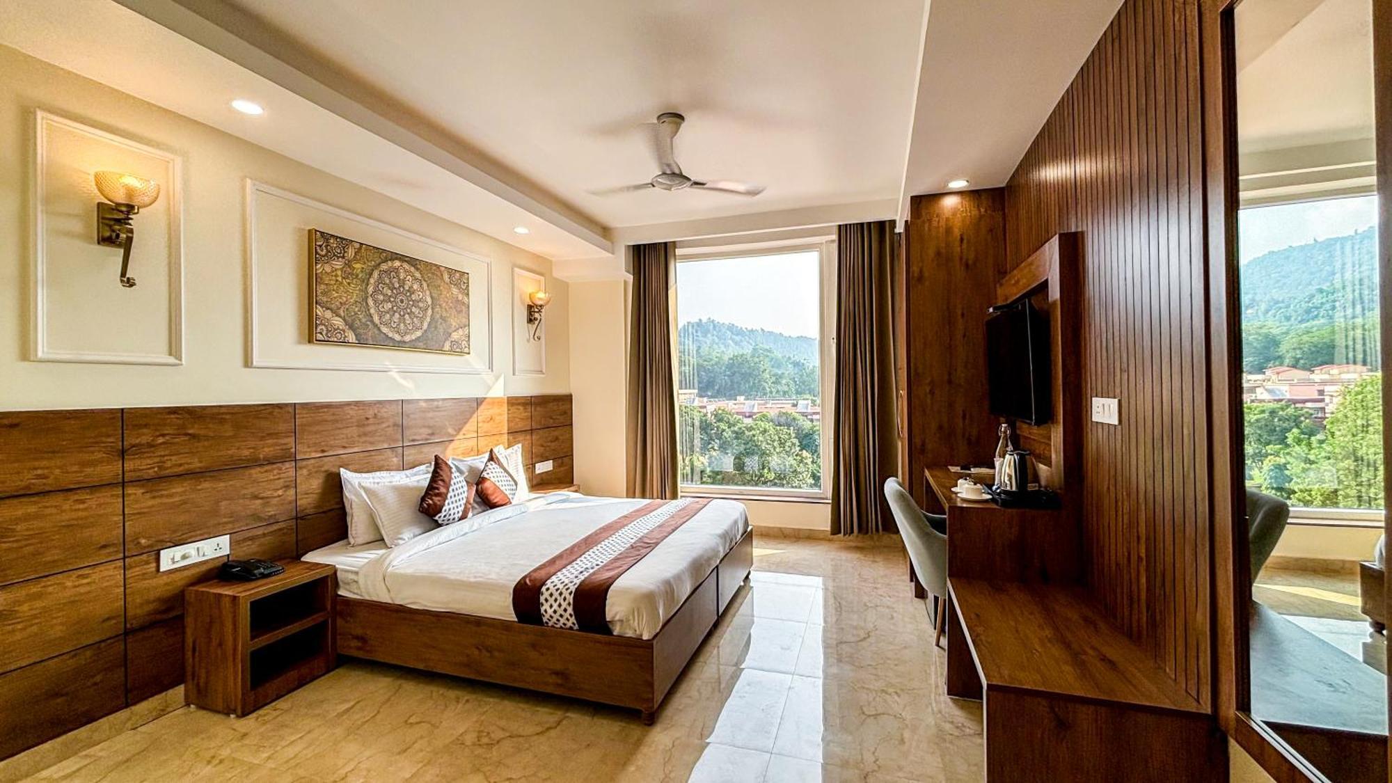 Hotel Nirvana Bliss, Behind Parmarth Niketan Rishikesh Exterior photo