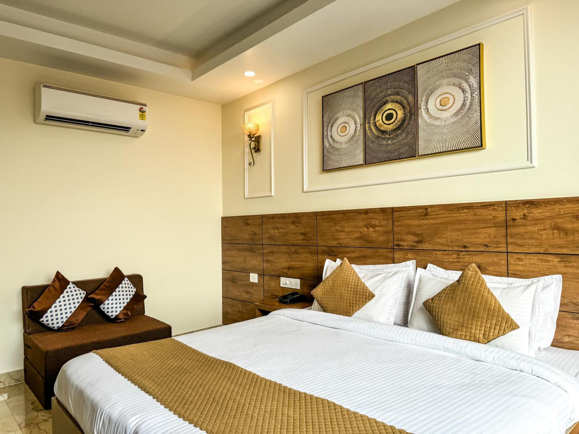 Hotel Nirvana Bliss, Behind Parmarth Niketan Rishikesh Exterior photo