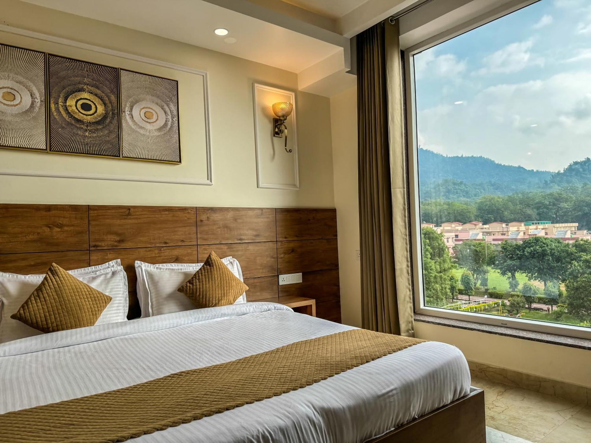 Hotel Nirvana Bliss, Behind Parmarth Niketan Rishikesh Exterior photo