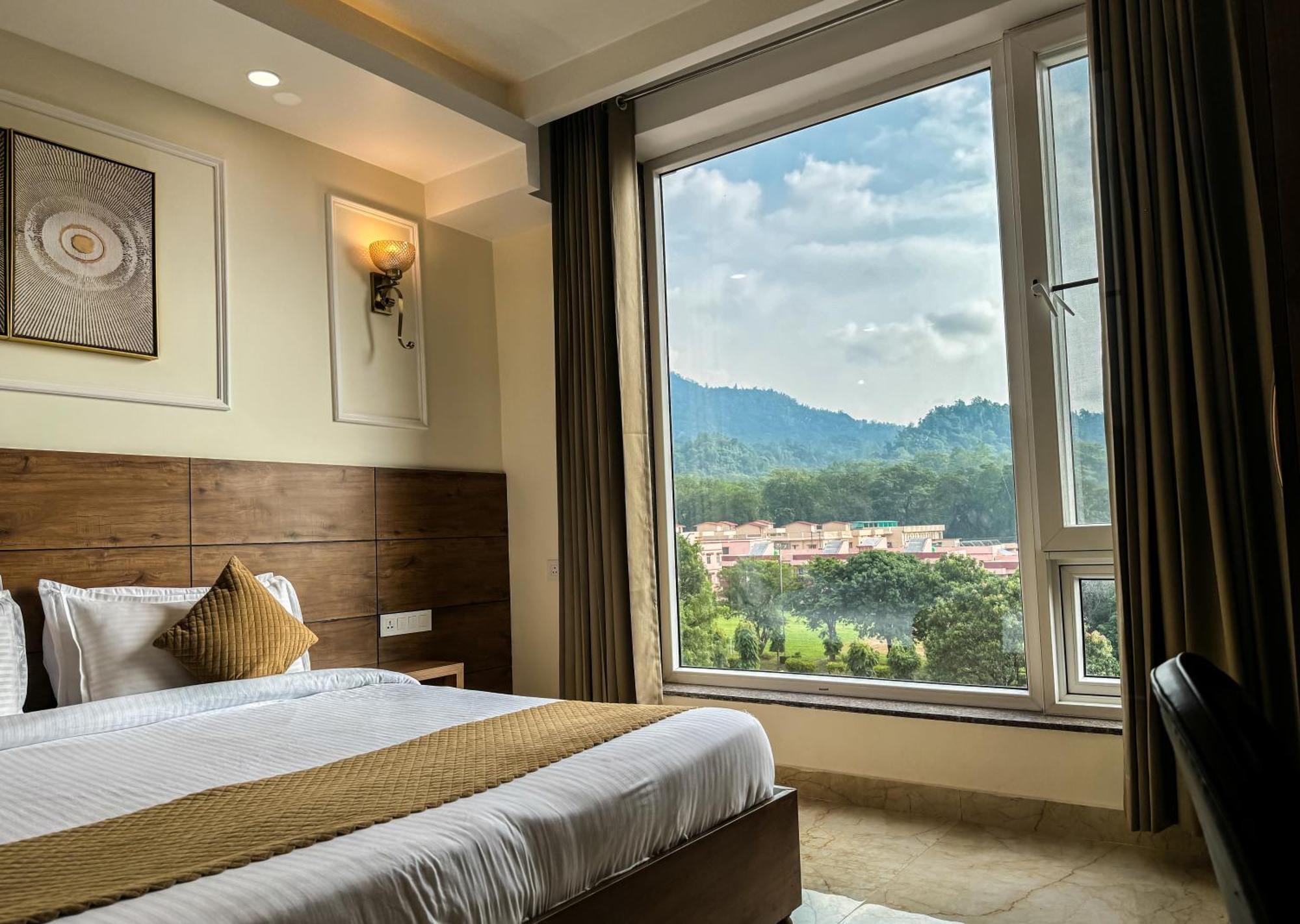 Hotel Nirvana Bliss, Behind Parmarth Niketan Rishikesh Exterior photo