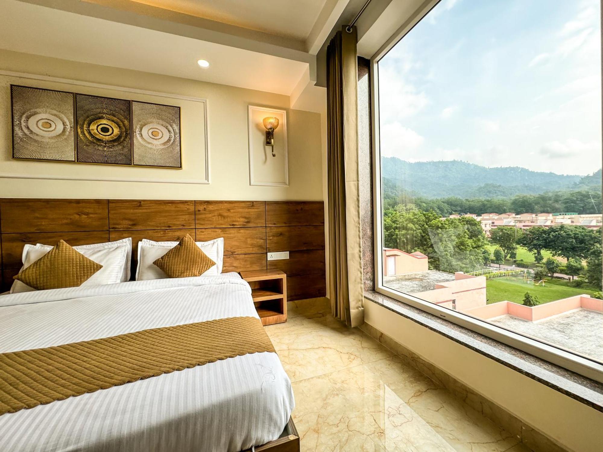 Hotel Nirvana Bliss, Behind Parmarth Niketan Rishikesh Exterior photo