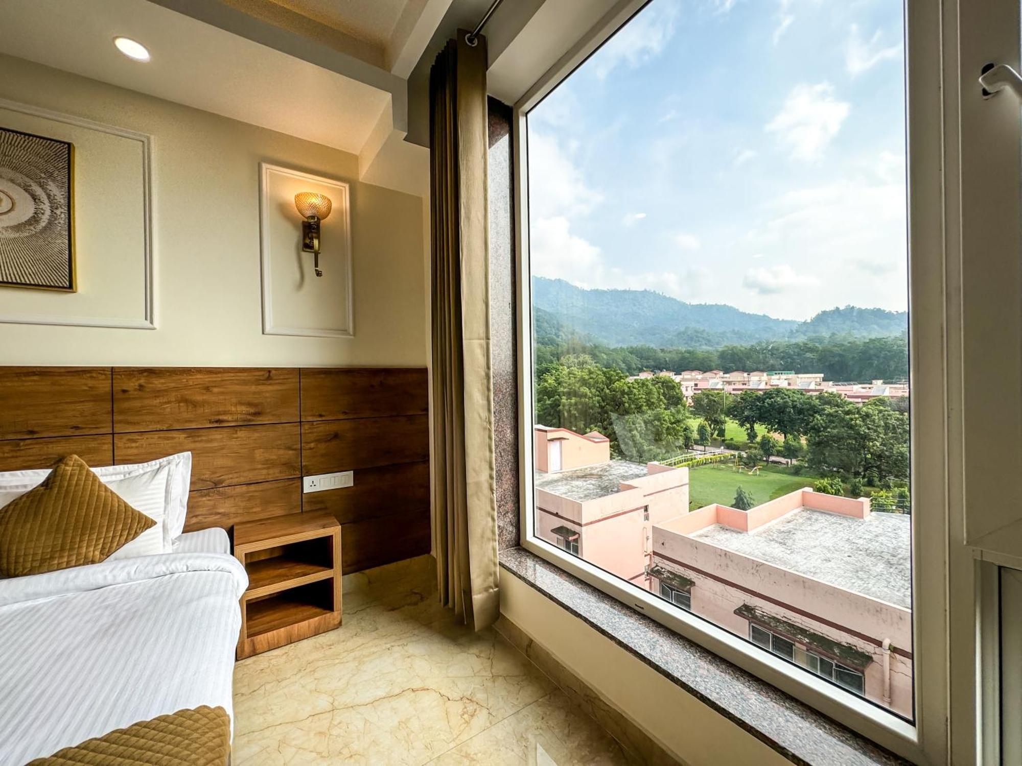 Hotel Nirvana Bliss, Behind Parmarth Niketan Rishikesh Exterior photo